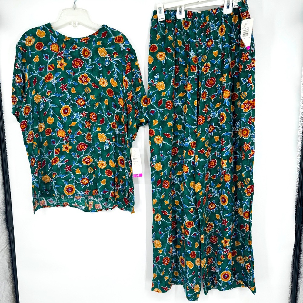 Vintage NEW two piece floral wide leg pants and short sleeve top set